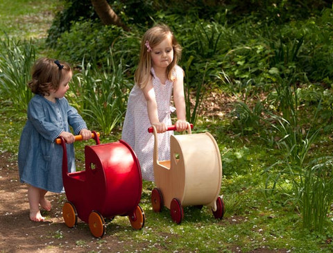 Wooden Toys v Plastic Toys – Join the Debate
