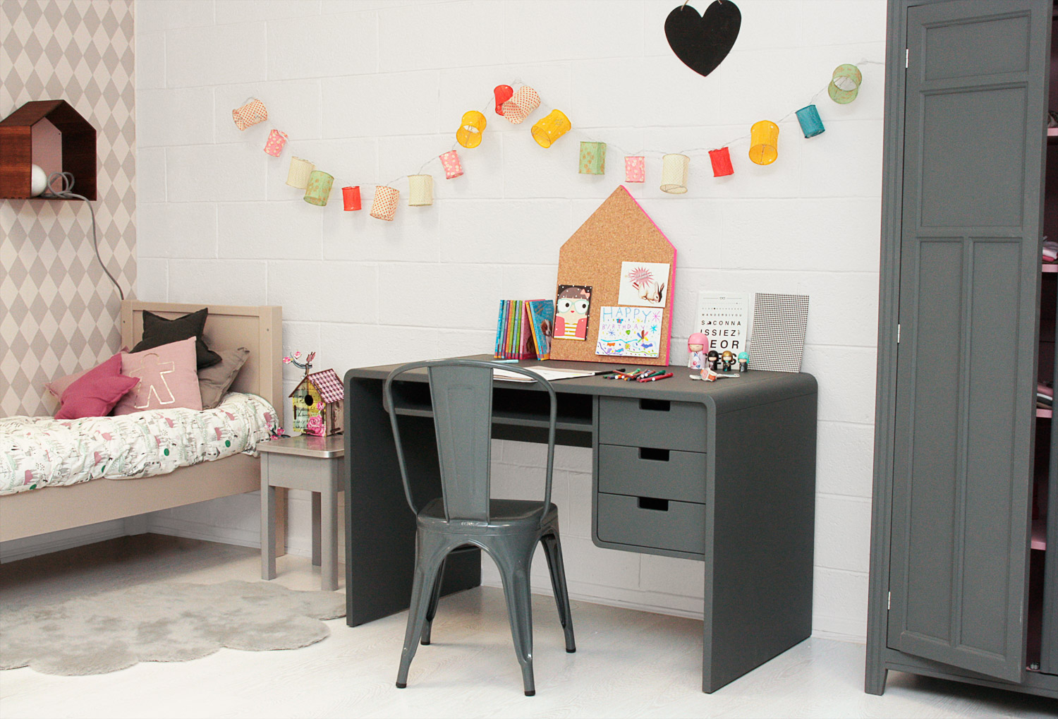 Girls Room with no Pink! Get the Look